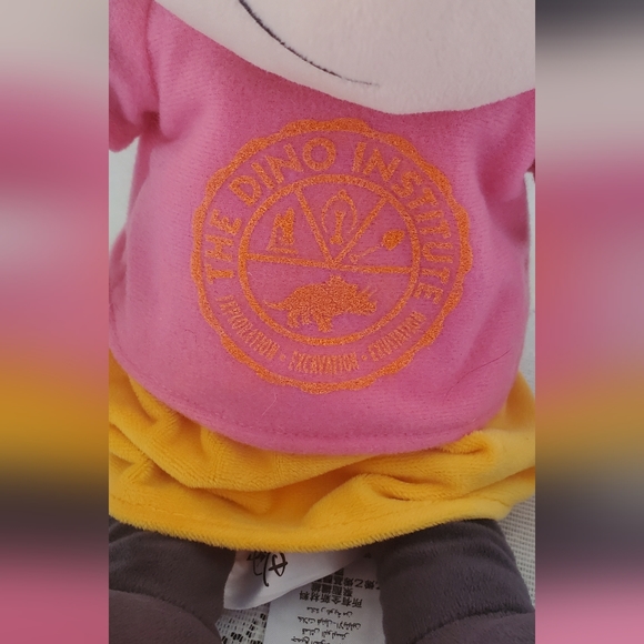 Disney Animal Kingdom Chester & Hester's Dino Institute Minnie Mouse Plush 17" - Picture 6 of 8